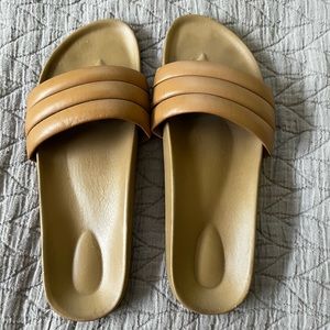 Beatrice Valenzuela Sandalia Nude. Size 9.